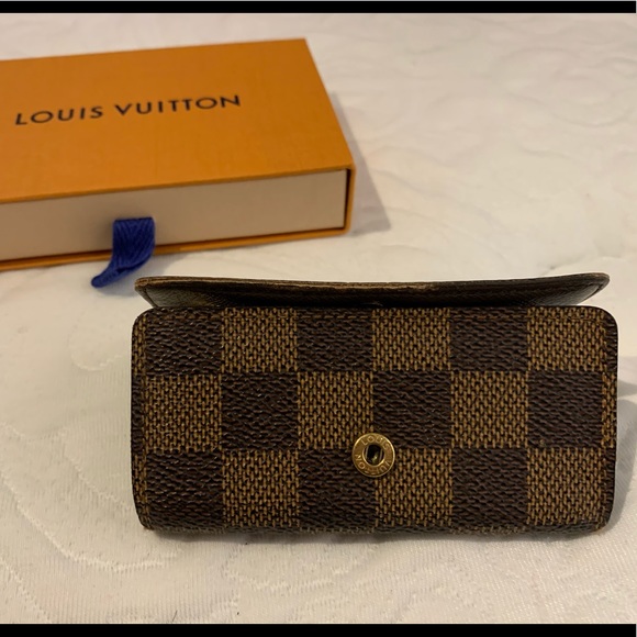 Authentic Louis Vuitton 4 Key Holder - Picture 4 of 8